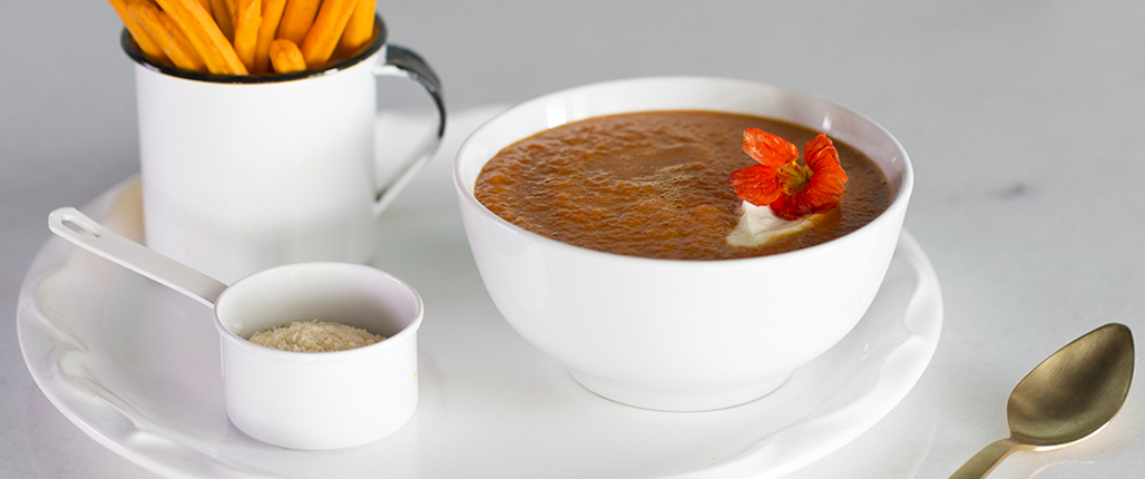 Receitinhas Laranjas: Sopa de tomates assados, pimentão e mascarpone